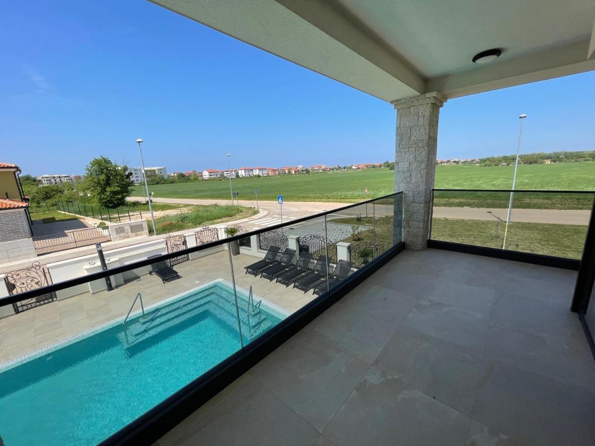 Vila Softic Amra Umag Buitenkant foto